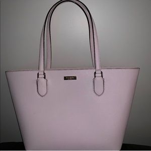 Gently used Kate Spade Tote. Like new.